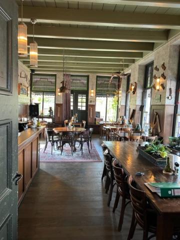 Hotel Stadsherberg سنيك المظهر الخارجي الصورة
