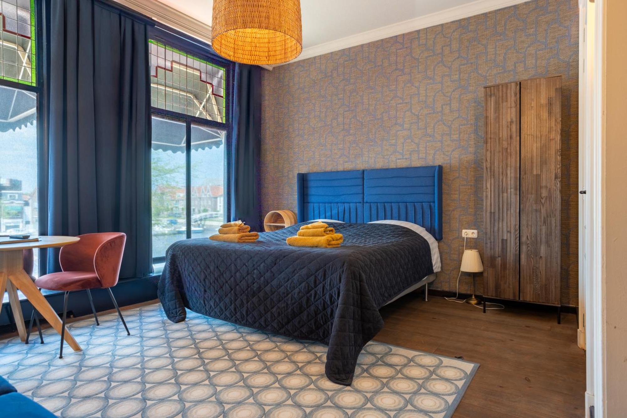 Hotel Stadsherberg سنيك المظهر الخارجي الصورة